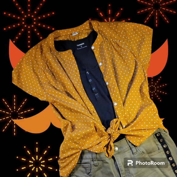 BUNDLE~ 3 PCS Old Navy Blouse, Shorts, Tank Top Express - Picture 4 of 11